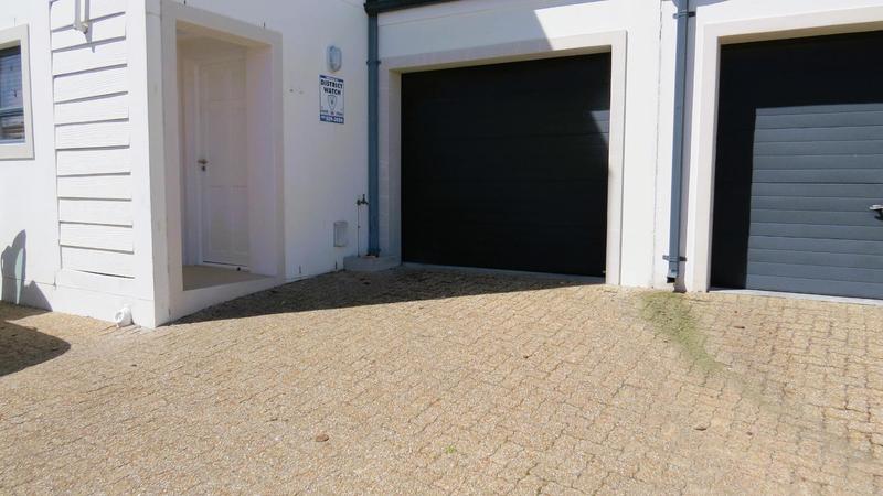 To Let 2 Bedroom Property for Rent in Burgundy Estate Western Cape